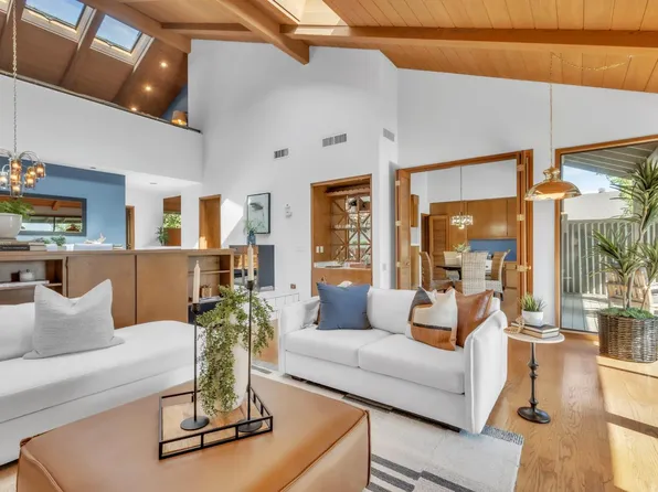 21 River Bluff Ln, Carmichael, CA 95608