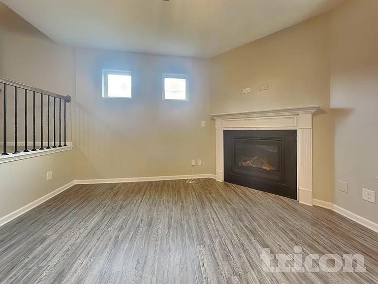307 Arbor Cir — Photo 2
