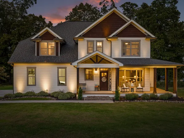 1927 Wagon Ln, Signal Mountain, TN 37377