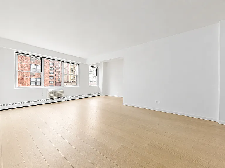 245 E 80th St #10G — Photo 2