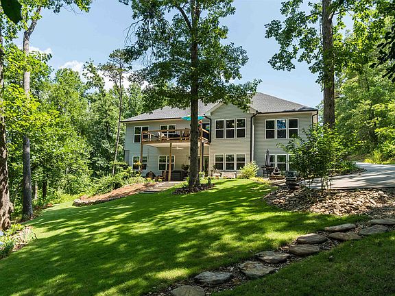 3rd image of 131 Blalock Coves Dr