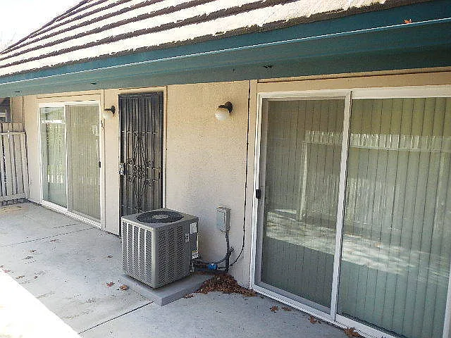 907 Roundtree Ct photo 1