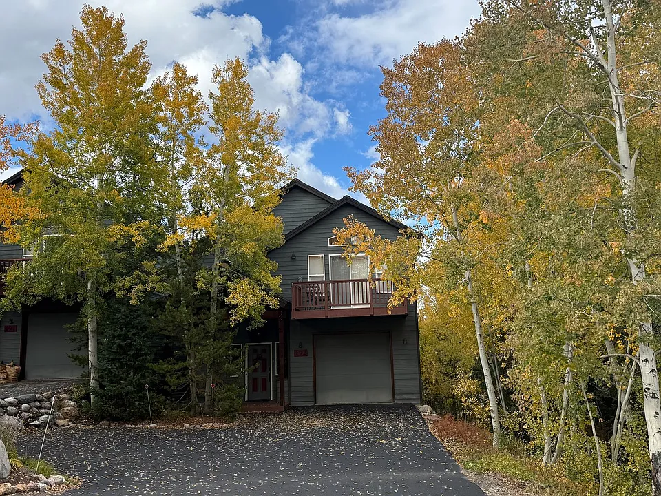 192 Burgundy Cir