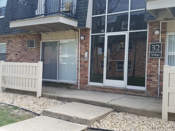 32-203 9986th Ter S #32-204, Palos Hills, IL 60465