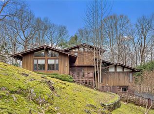 18 Stornowaye St, Chappaqua, NY 10514