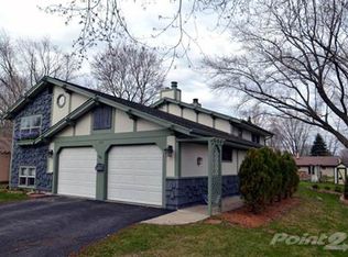 233 Carlin Ct, Hartland, WI 53029