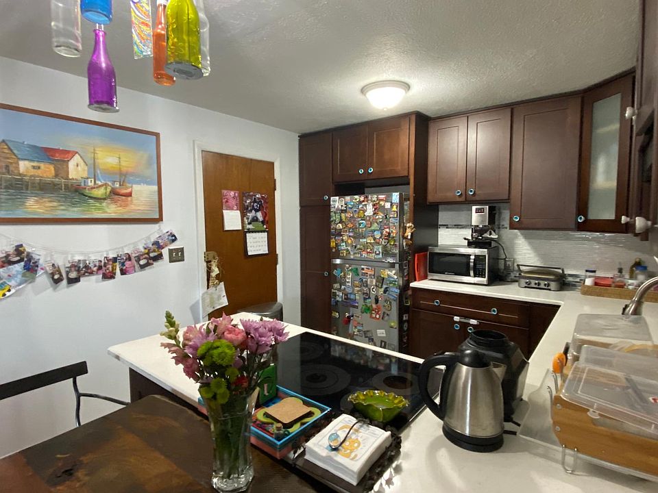 Kitchen & Dining area