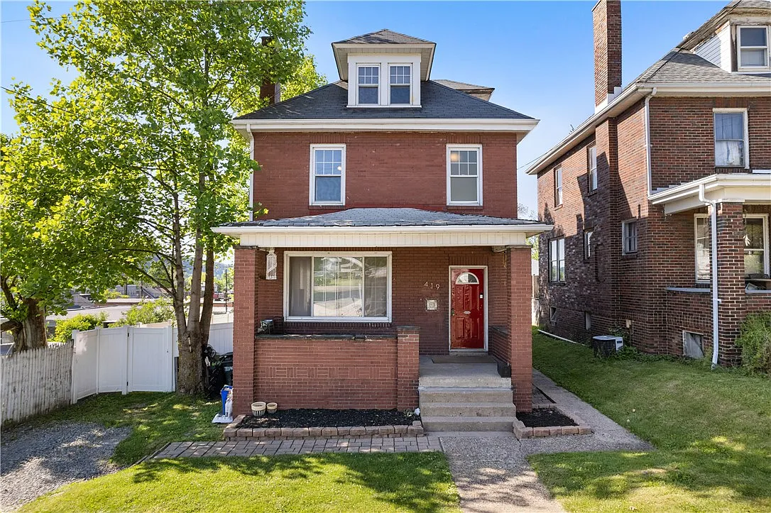 419 Moore Ave photo 1