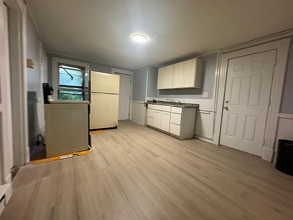 4th image of 26 Elizabeth St #C3