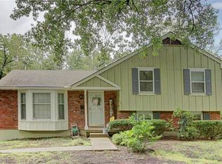 7224 Grandview Dr, Prairie Village, KS 66204
