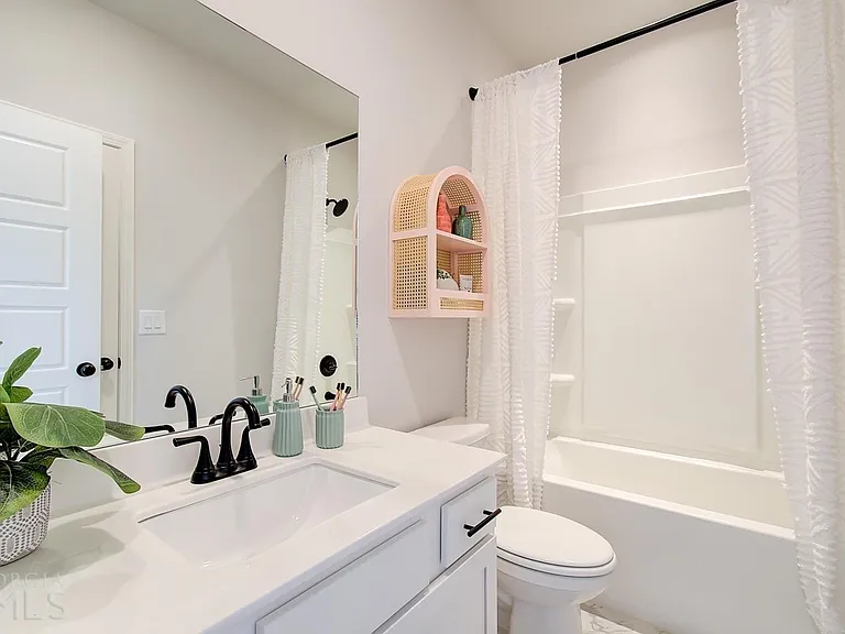 Model Second Full Bathroom