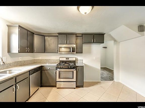 3rd image of 919 W Euclid Ave