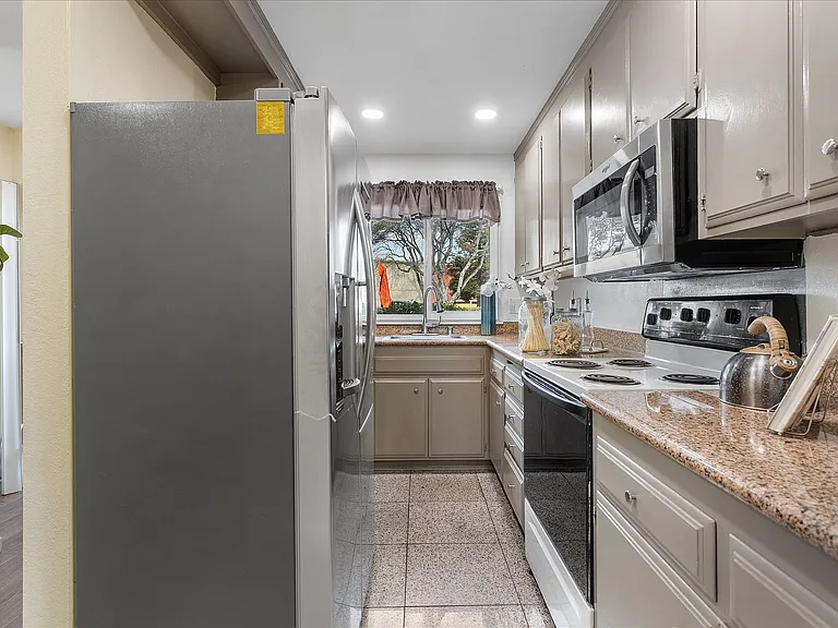 31131 Alvarado Niles Rd — Photo 11