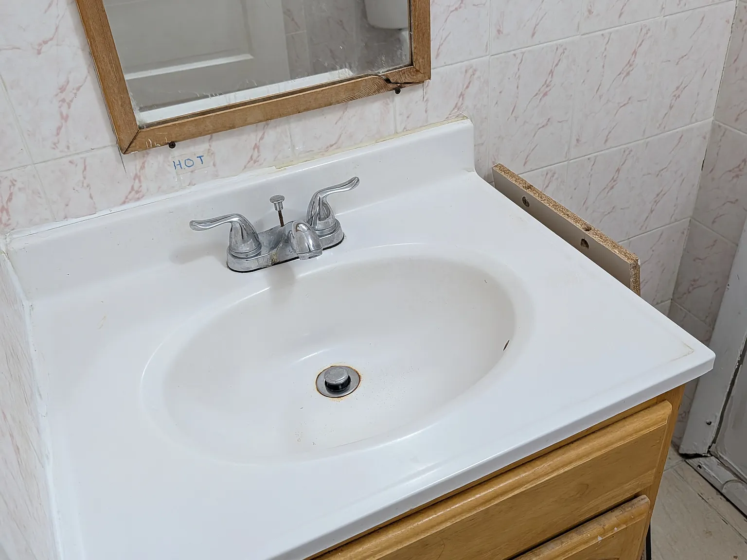 1 bed, 900 sqft, $1,400 — Photo 3