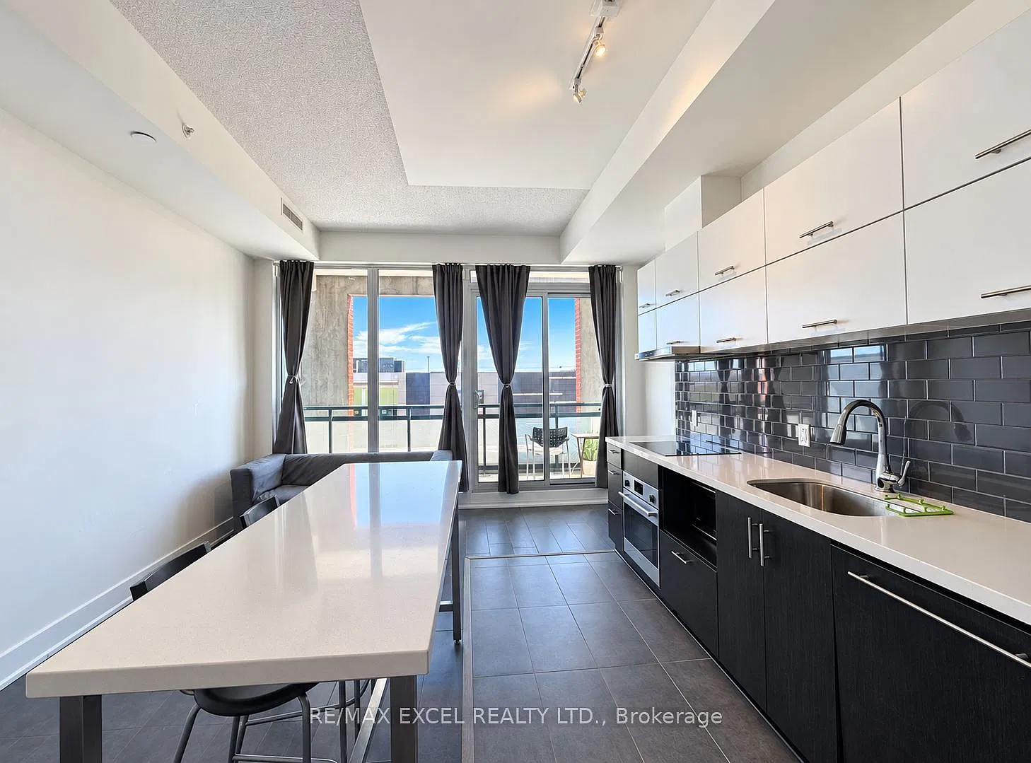 2 bed, $2,180 — Photo 4