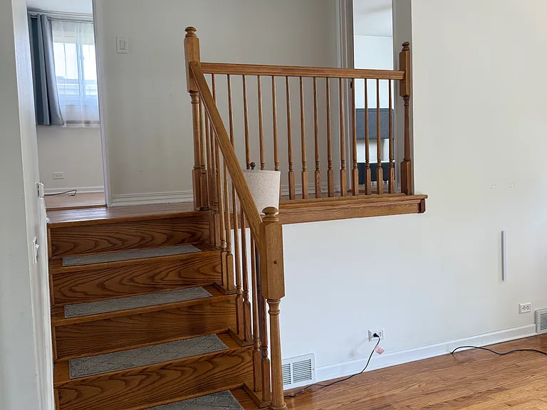 212 Valerie Ct — Photo 8