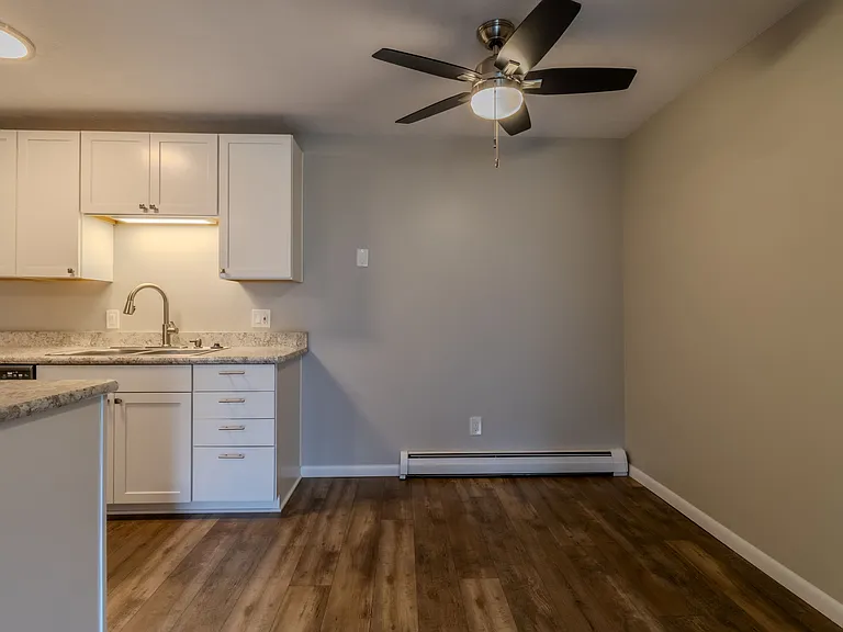 The Tides 1510 Veterans Dr — Photo 21