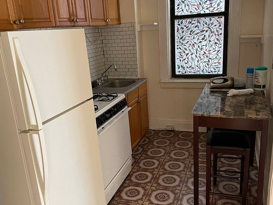 1st image of 29-26 Newtown Ave Unit 1R