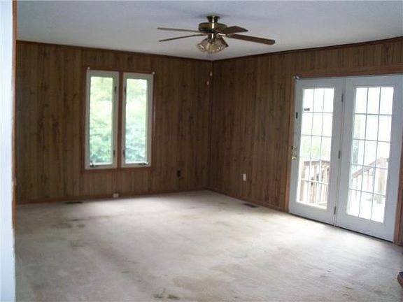 2nd image of 109 Wood St