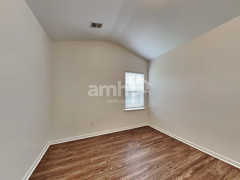 304 San Anselmo St — Photo 16