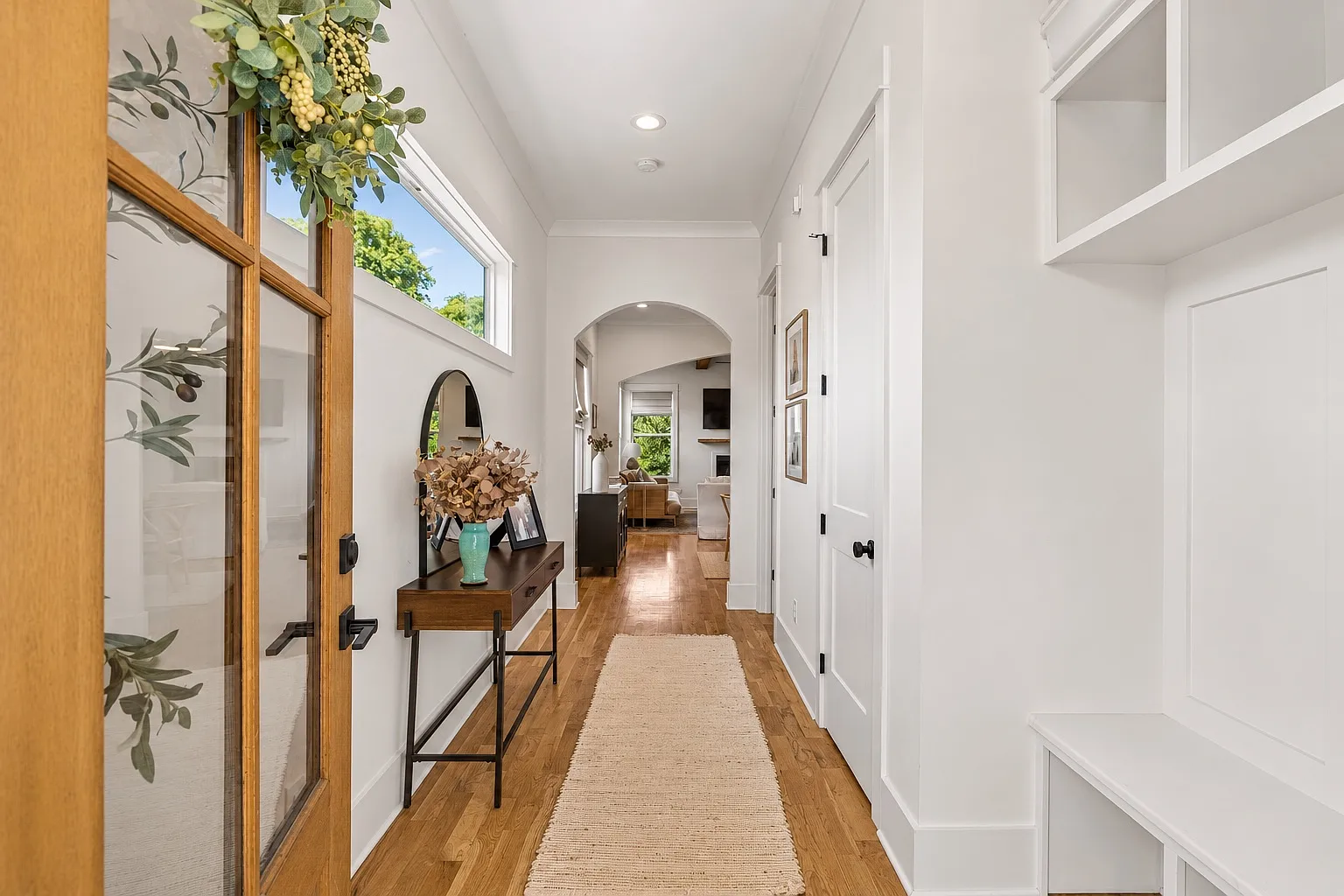 4 bed, 3.5 bath, 2430 sqft, $4,400 — Photo 2