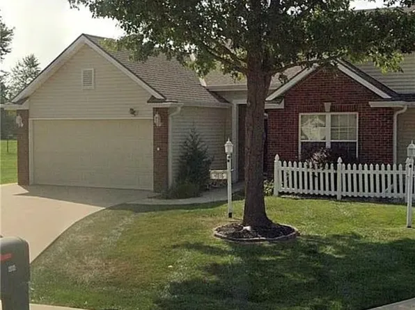 4816 Ashbey Dr, Saint Joseph, MO 64506