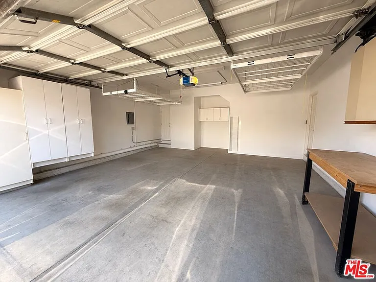 11536 Edinger Ave — Photo 14