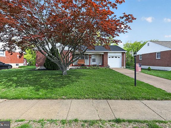 3rd image of 2109 Dombey Rd
