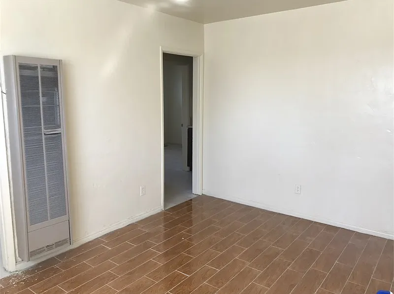 4022 Logan Ave — Photo 2