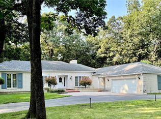 12902 Oak Brook Dr, Urbandale, IA 50323