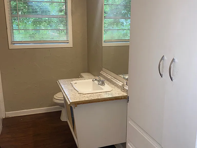 404 N Lindsey St — Photo 17