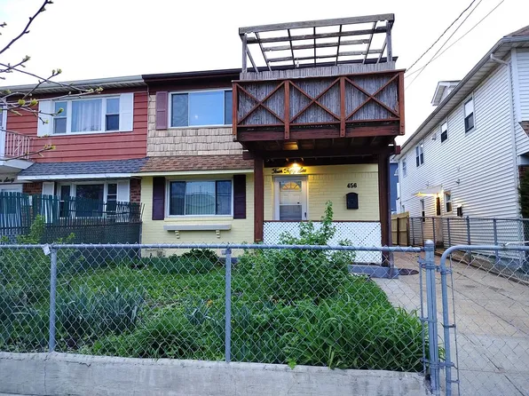 456 Beach 72nd St, Far Rockaway, NY 11692