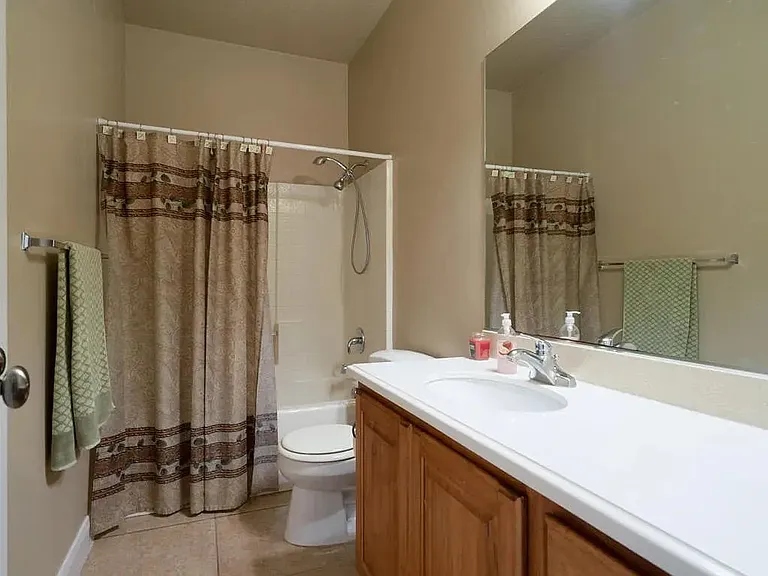 205 N 2940 E — Photo 8