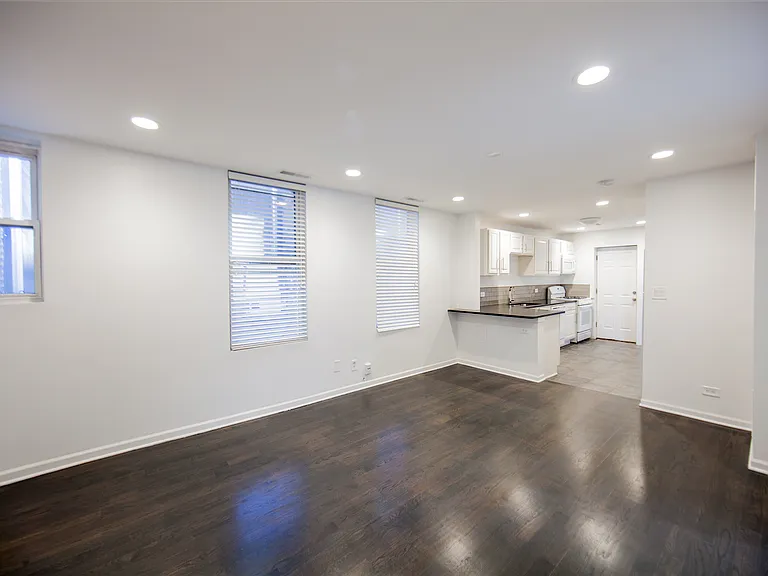 1641 W 18th St #2R — Photo 1