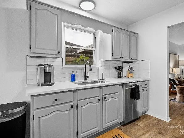 3829 W Gardenia Dr, Fayetteville, AR 72704