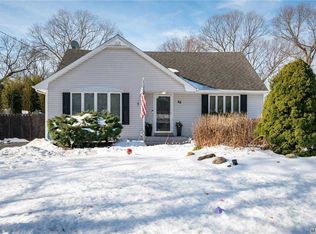 62 Abinet Ct, Selden, NY 11784