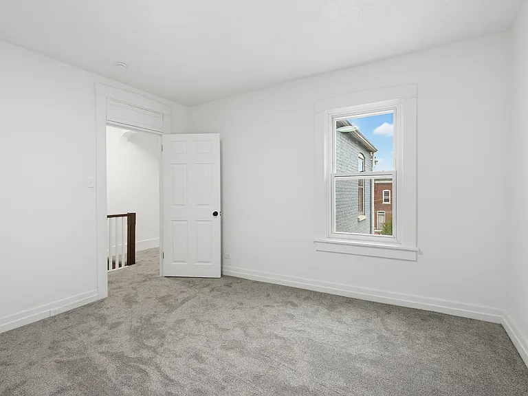 340 E Frederick St — Photo 22