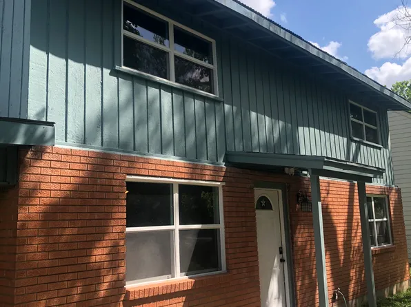 415 Candlelight Ln, San Marcos, TX 78666