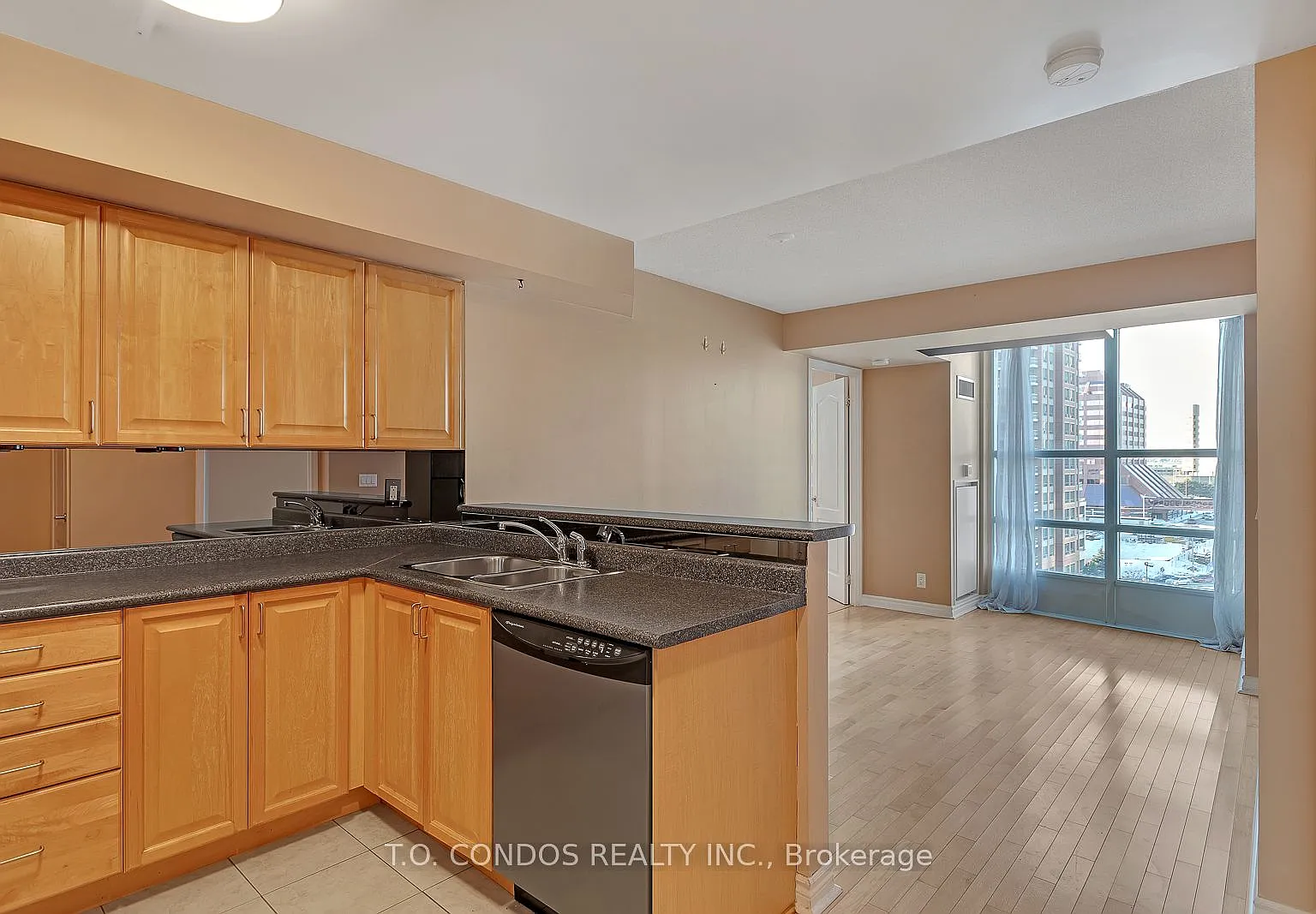 2 bed, $2,500 — Photo 4