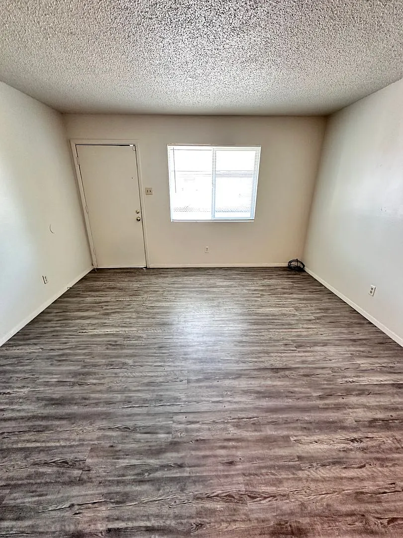 3211 Morris Street NE — Photo 1