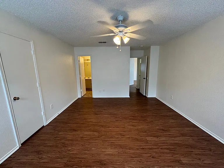 4024 Periwinkle Dr — Photo 9
