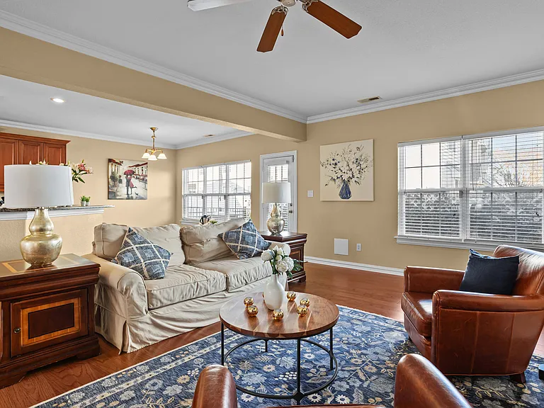 1025 Horton Pl — Photo 18