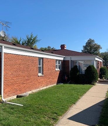 2nd image of 1631 Howard Ave