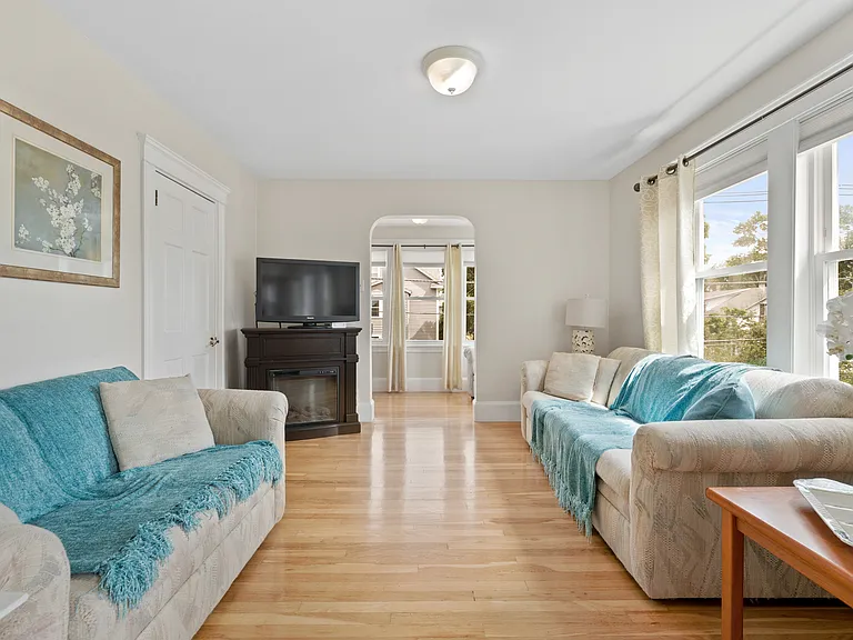10 Newcastle Rd #2 — Photo 1