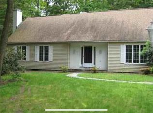 296 Ardsley Rd, Longmeadow, MA 01106