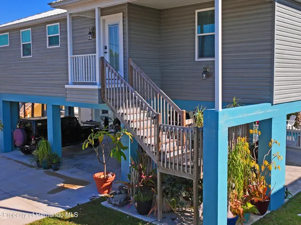 3270 Hibiscus Dr, Hernando Beach, FL 34607