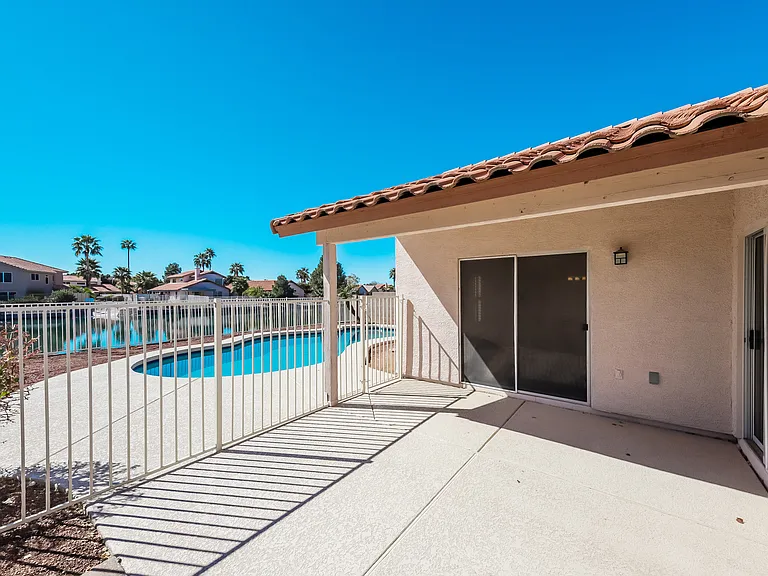 7549 W Kerry Ln — Photo 14