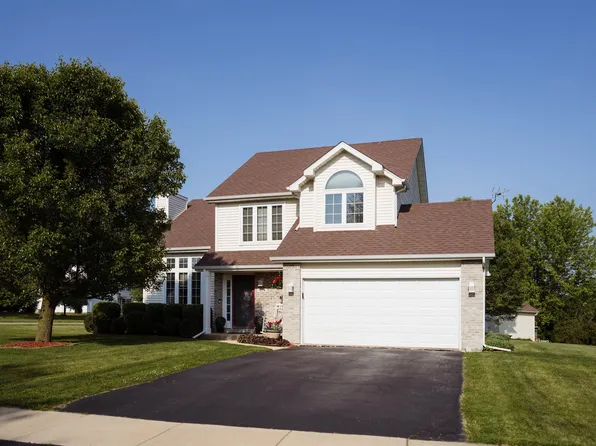 204 Carson Dr, Poplar Grove, IL 61065