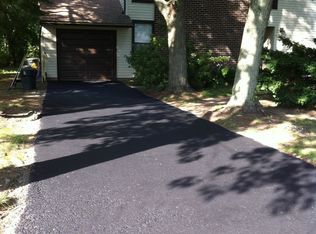 77 Twin Rivers Dr N, East Windsor, NJ 08520
