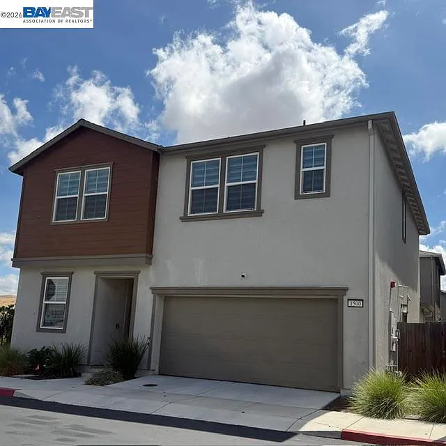 4 bed, 2076 sqft, $3,999 — Photo 3